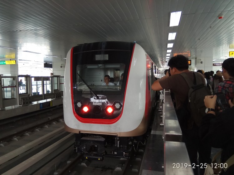 Penetapan Tarif Flat Sebesar Rp 5.000 dan Perizinan LRT Jakarta 