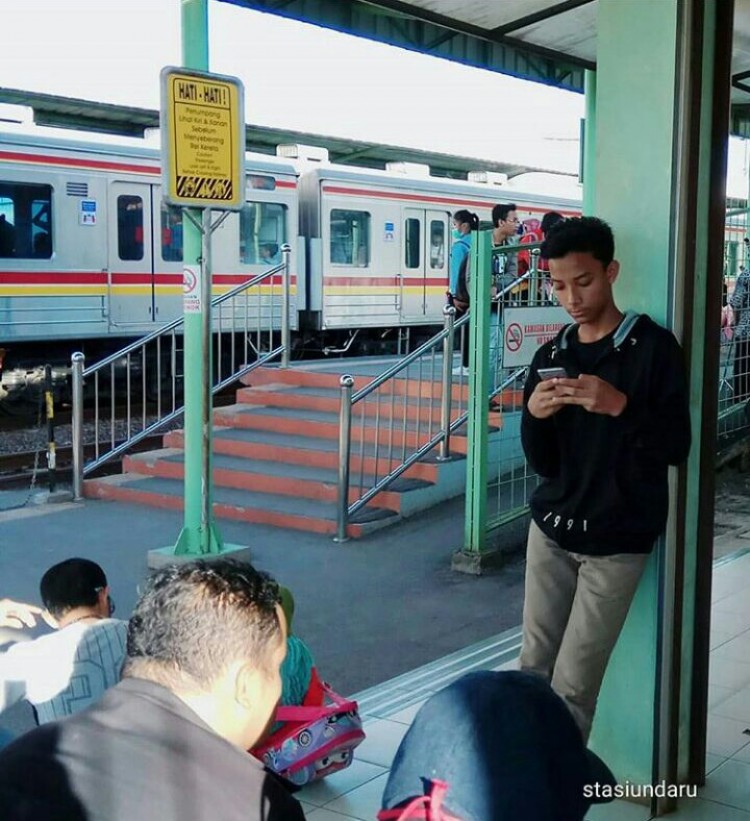 Switch Over ke-3 di Stasiun Manggarai, Pengguna KRL  Sesuaikan Jadwal KRL