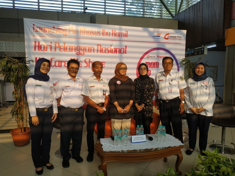 PT KCI Launching Pin Khusus Ibu Hamil di Hari Pelanggan Nasional 2019