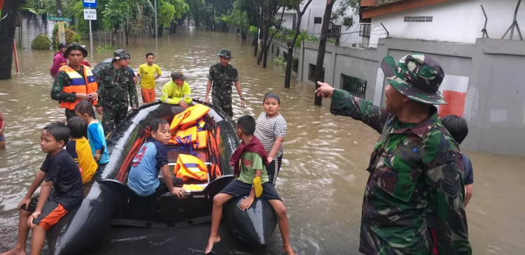 BNPB Gelar Pasukan Atasi Banjir Jabodetabek