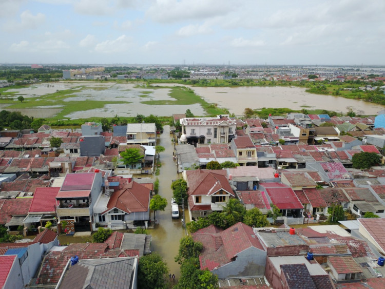 Drainase Buruk Penyebab Banjir di Perumahan Harapan Indah Bekasi