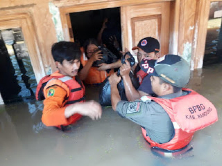 Enam Kecamatan di Kabupaten Bandung Masih Terendam Banjir 