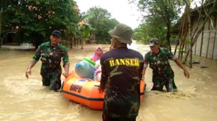 Gubernur Jateng Keliling Pantau Banjir Grobogan 