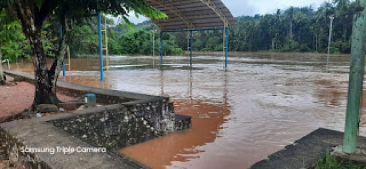 Tanah Longsor dan Banjir Terjang Beberapa Wilayah Nusantara 